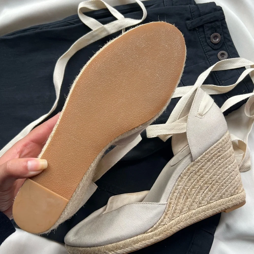 REFORMATION CAMILLA ESPRDILLES LACE UP WEDGE ✨👜